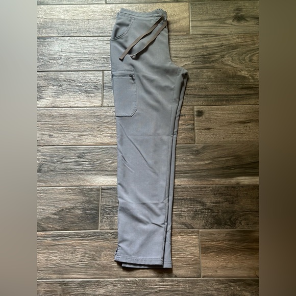 Pants - EUC Figs Scrubs *Yola Skinny Pants-Dark space Grey